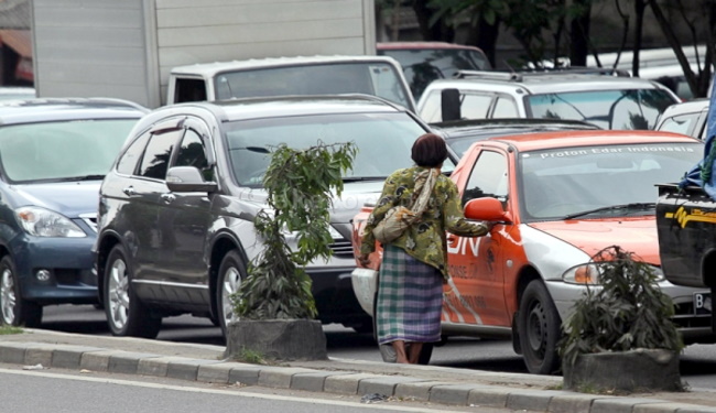 Ngemis di Lampu Merah, Dua Pria Asal Pemalang Diamankan Sudin Sosial Jaksel