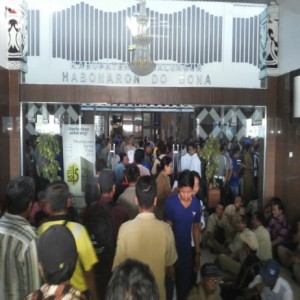 Ribuan Pangulu dan Perangkat Desa dari 386 Nagori, Tuntut Uang Gaji Yang Tidak Dibayarkan Selama Enam Bulan