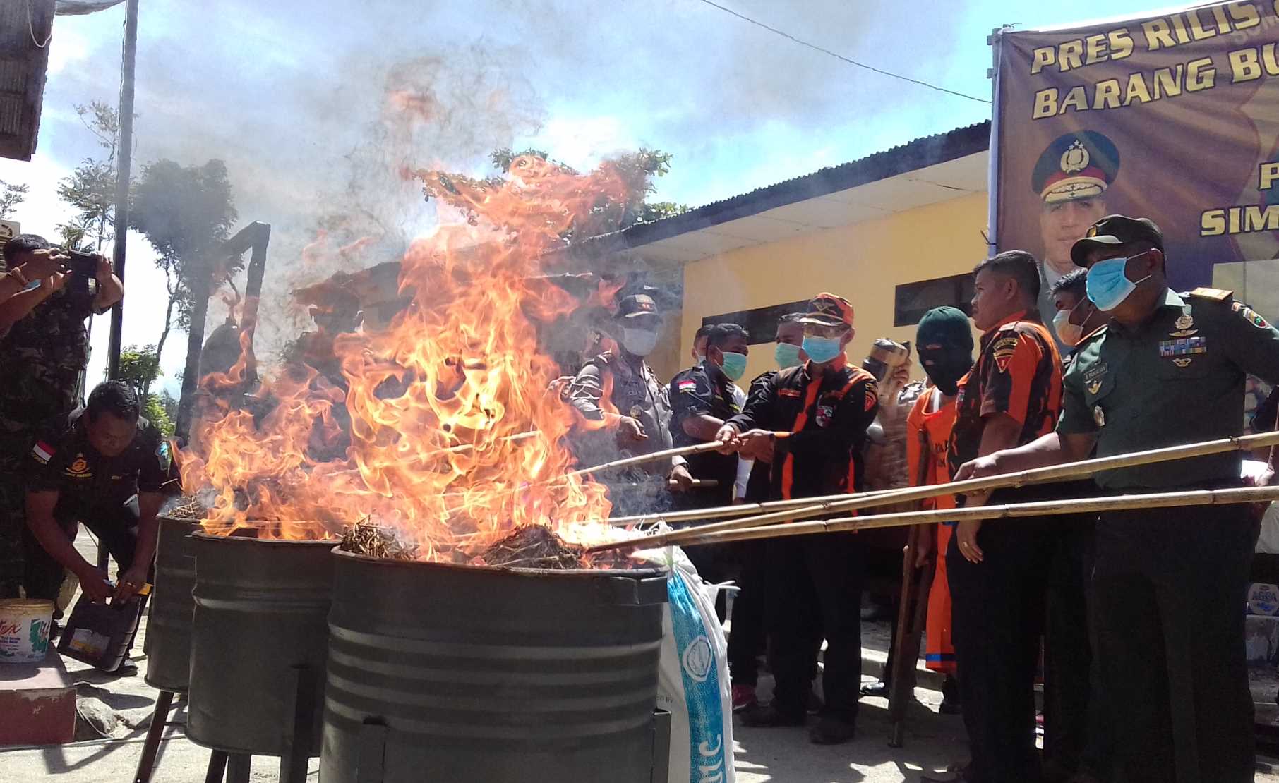 Polres Simalungun Musnahkan 155 Kg Ganja