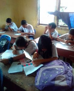 Ibarat Naik Angkot, Siswa di SMPN 8 Siantar Belajarnya Satu Bangku Berdua