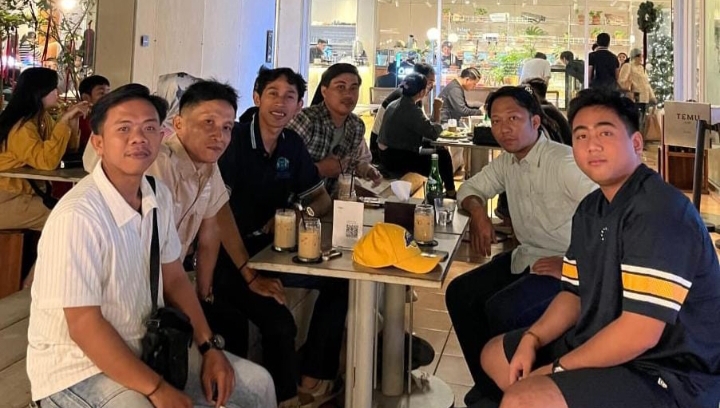 Yang Kaya Rangkap Jabatan, yang Miskin Rangkap Derita