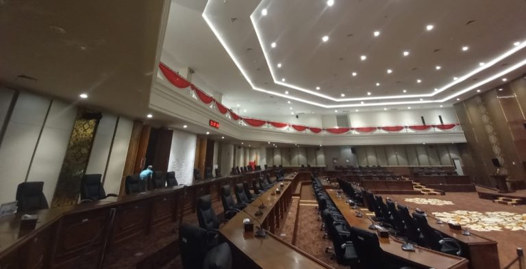 Sempat Terdampak Angin Puting Beliung, Gedung DPRD Bojonegoro Kini Kembali Normal