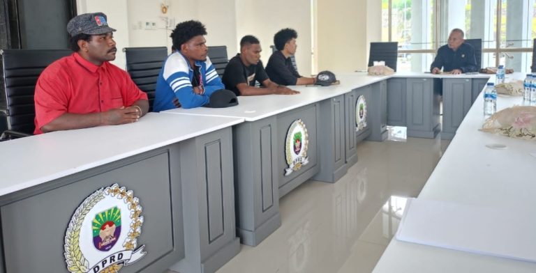 AMKSI Datangi Komisi A DPRK Kab. Kaimana Untuk Memastikan Surat Audiensi